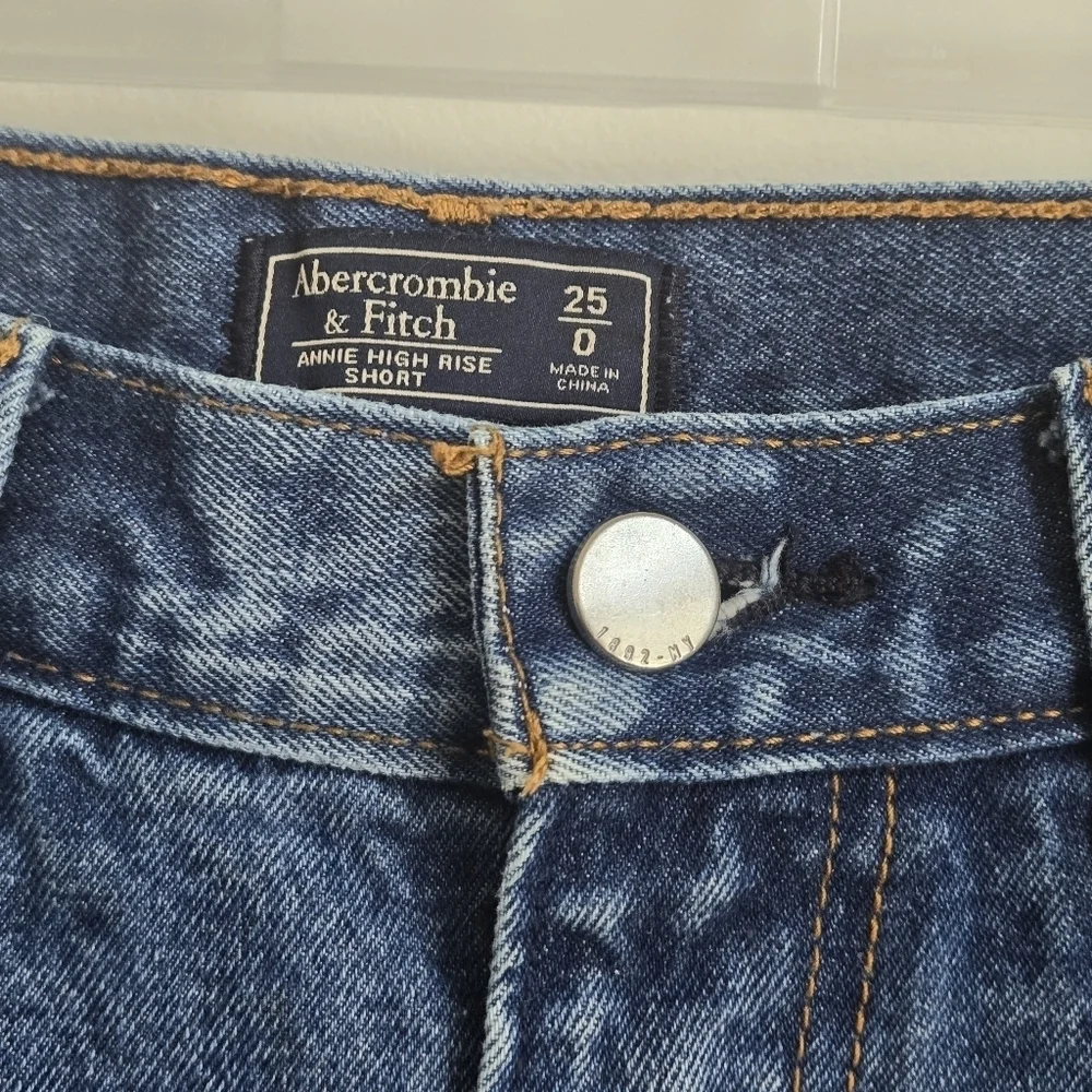 Abercrombie & Fitch Annie High-Rise Jean Short Size 25 - Picture 4 of 8